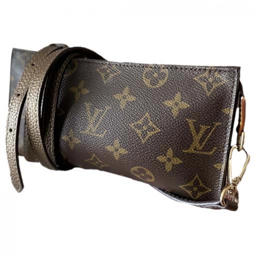 LOUIS VUITTON Pochette Accessoire monogram crossbody - Picture 7 of 8